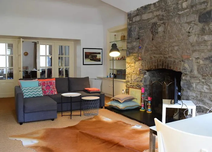 1 Bedroom Apartment In City Centre Location