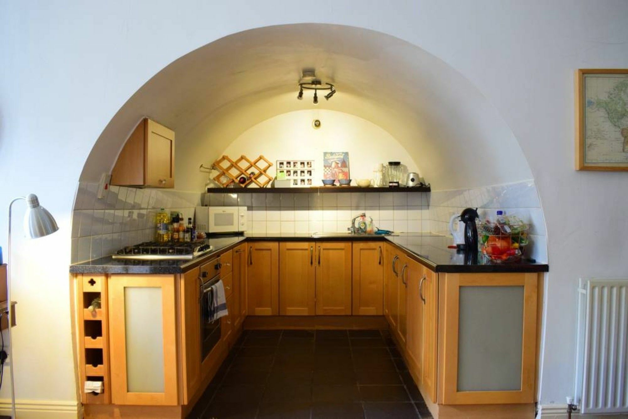 1 Bedroom In Centre Location *